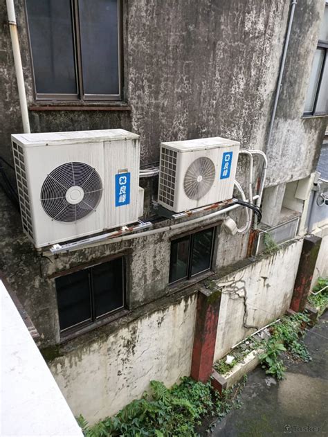 冷氣室外機陽台風水|下大雨冷氣室外機沿管線漏到室內